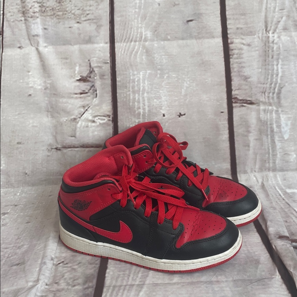 Nike Air Jordan High-Top Sneakers in size 4.5